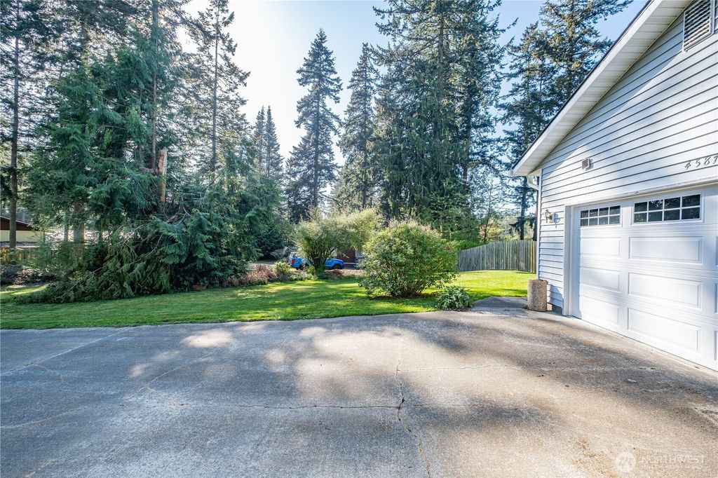 Photo of 4587 Siesta Place Place, Oak Harbor, WA 98277 (MLS # 2505475)