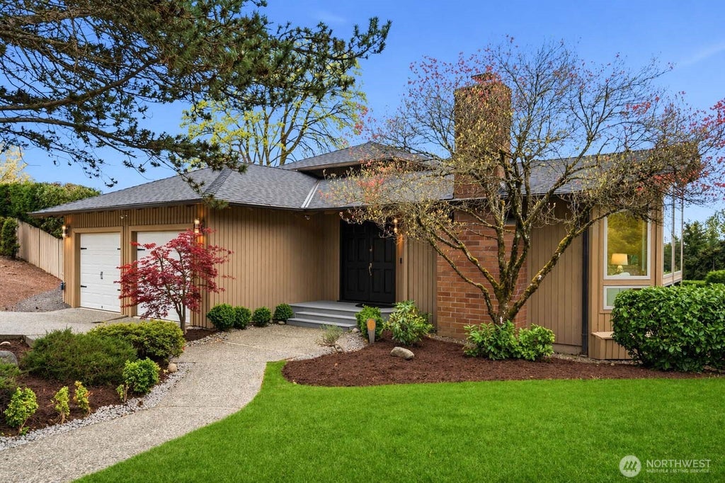 Photo of 5701 137th Place SE, Bellevue, WA 98006 (MLS # 2534629)