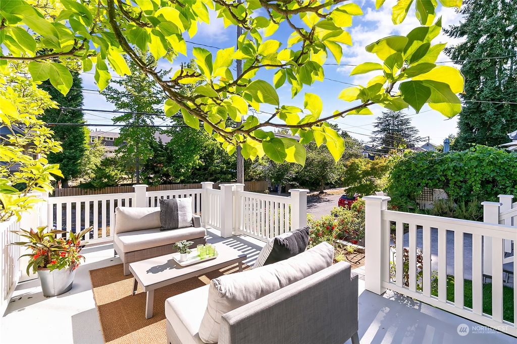 Photo of 210 Crockett Street, Seattle, WA 98109 (MLS # 2142582)