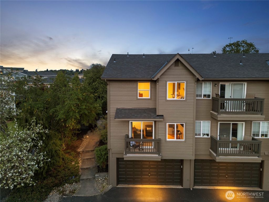 Photo of 800 S 219th Street #A-3, Des Moines, WA 98198 (MLS # 2362594)