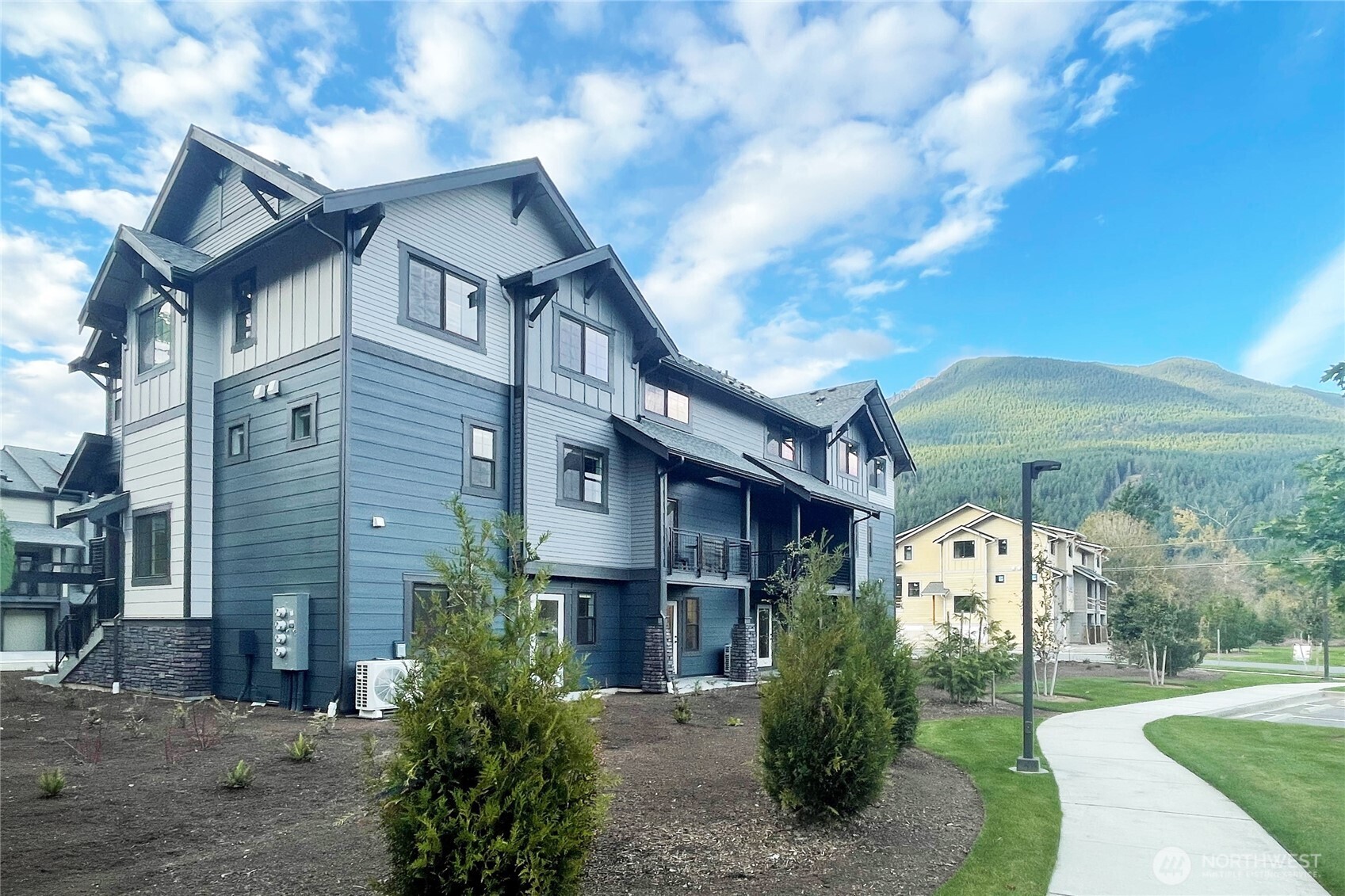 1294 Waterfall Way SE 1903