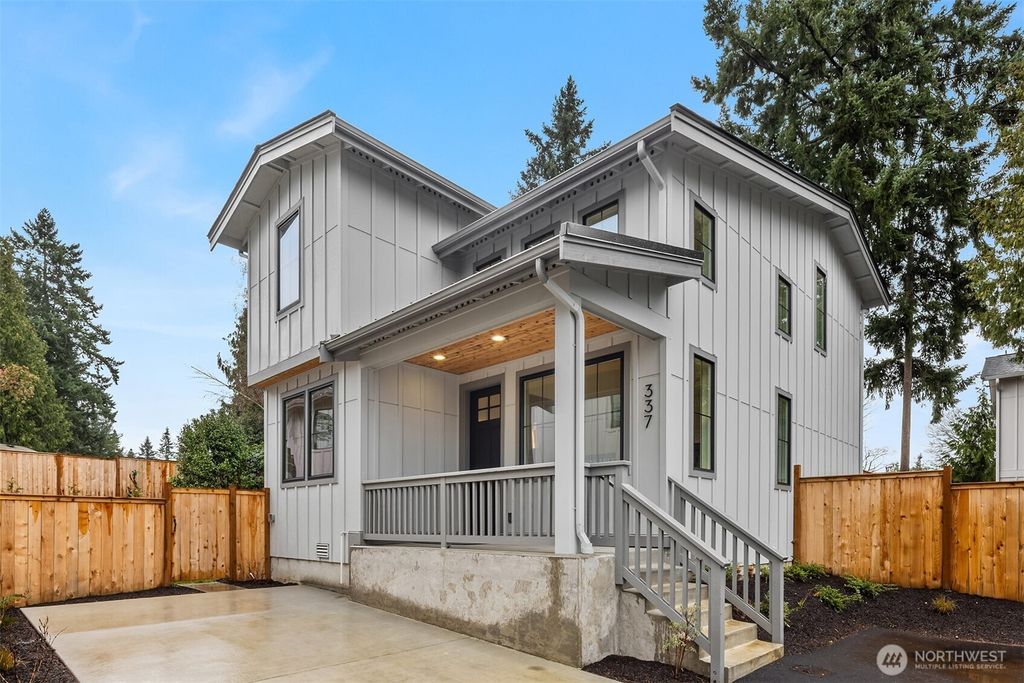Photo of 337 18th Avenue, Kirkland, WA 98033 (MLS # 2492197)