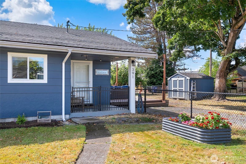 391 Dundass Avenue