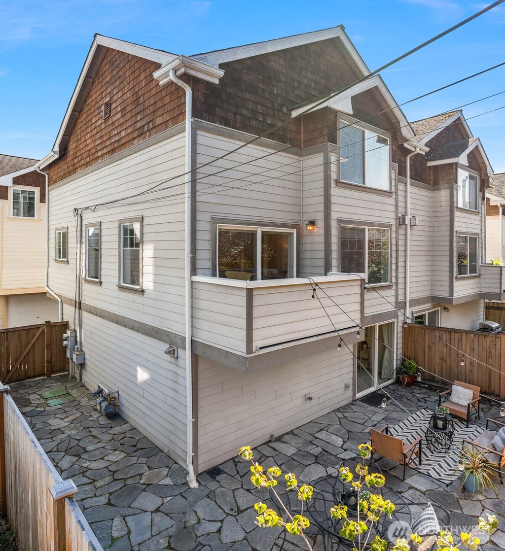 Photo of 8521 Interlake Avenue N #B, Seattle, WA 98103 (MLS # 2582974)