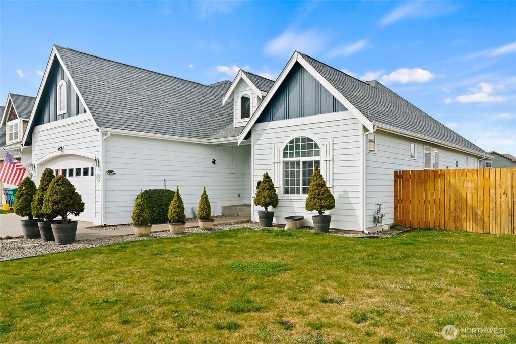 Photo of 1901 W Clearview Drive, Ellensburg, WA 98926 (MLS # 2501531)