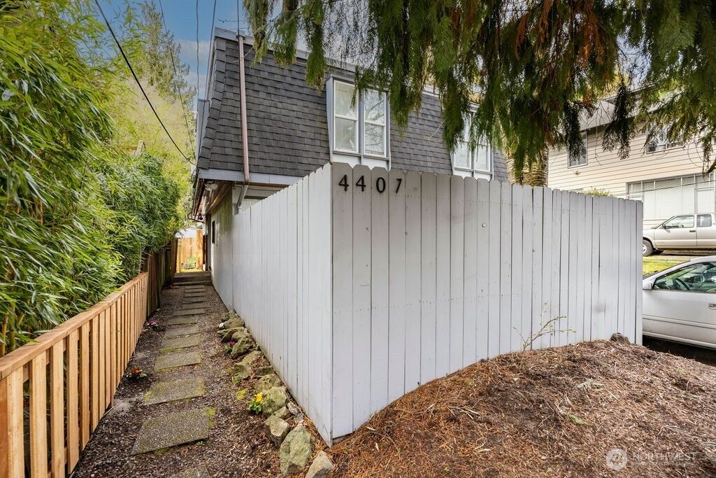 Photo of 4407 Thackeray Place NE, Seattle, WA 98105 (MLS # 2334344)