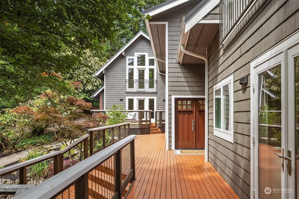 Photo of 3840 W Mercer Way, Mercer Island, WA 98040 (MLS # 2249169)
