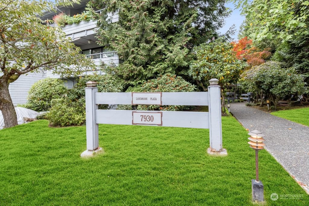 Photo of 7930 SE 34th Street #411, Mercer Island, WA 98040 (MLS # 2148798)
