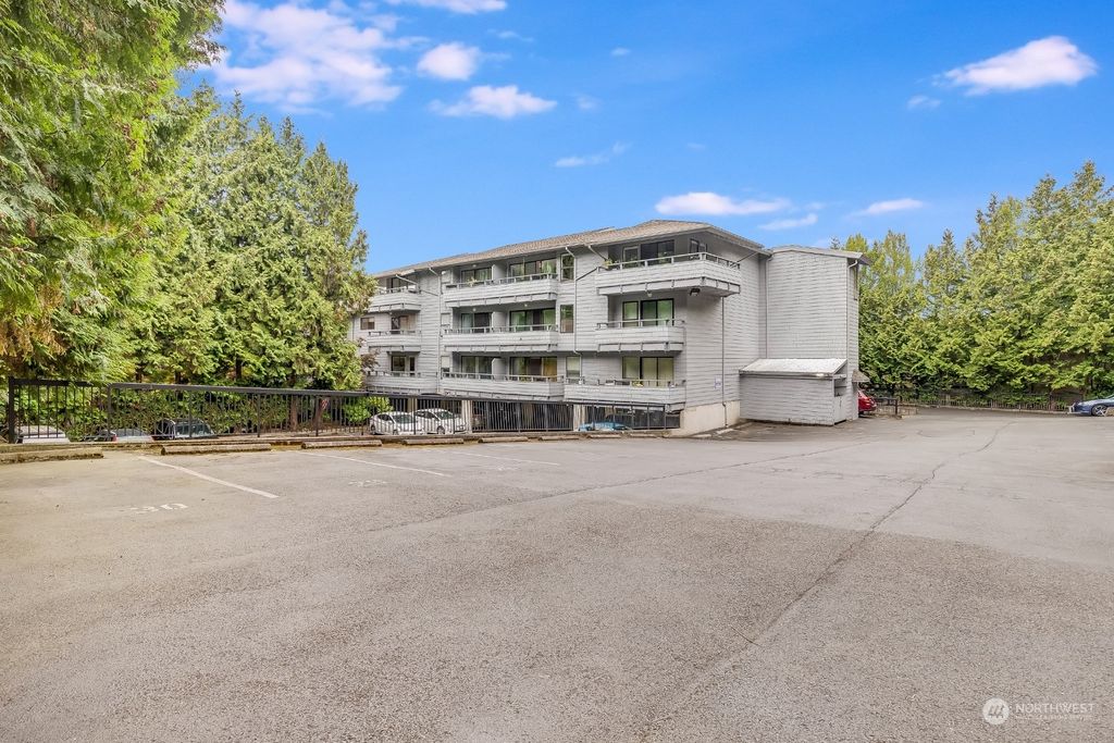 Photo of 7930 SE 34th Street #411, Mercer Island, WA 98040 (MLS # 2148798)