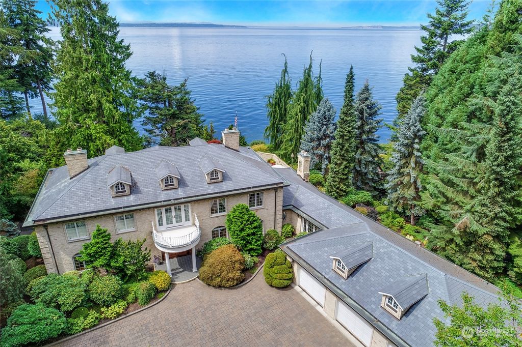 Photo of 17802 Talbot Road, Edmonds, WA 98026 (MLS # 1999908)