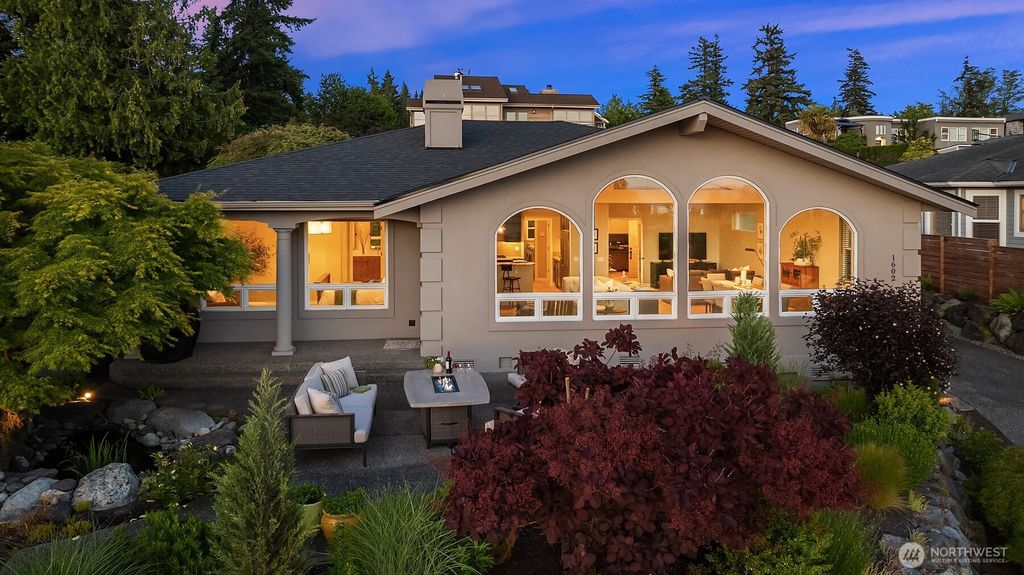 Photo of 1602 Washington Avenue, Mukilteo, WA 98275 (MLS # 2420872)