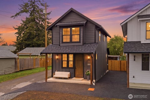 Photo of 2815 25th Street #C, Everett, WA 98201 (MLS # 2556209)