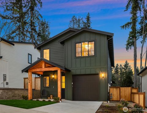 Photo of 13728 NE 101st Street, Kirkland, WA 98033 (MLS # 2497676)