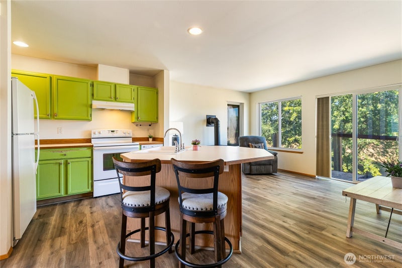 264 W Maberry 202