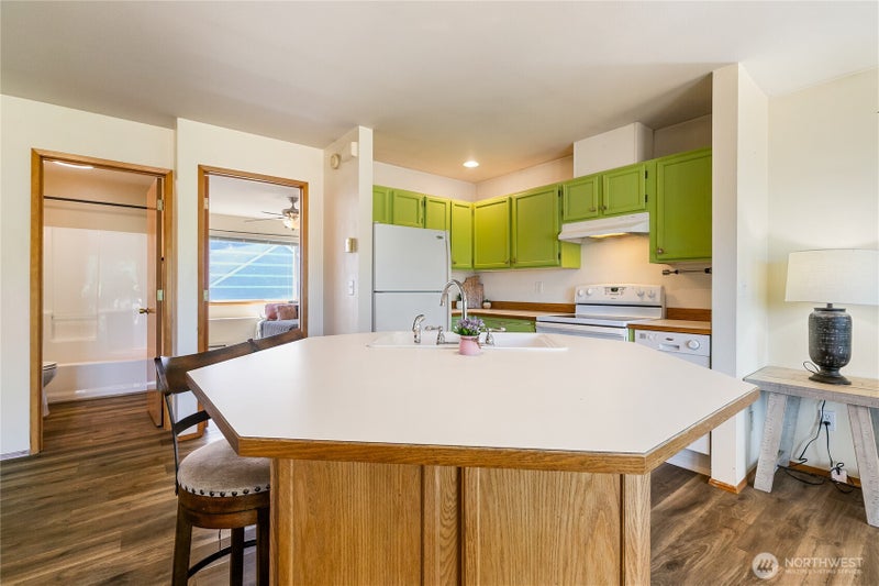 264 W Maberry 202