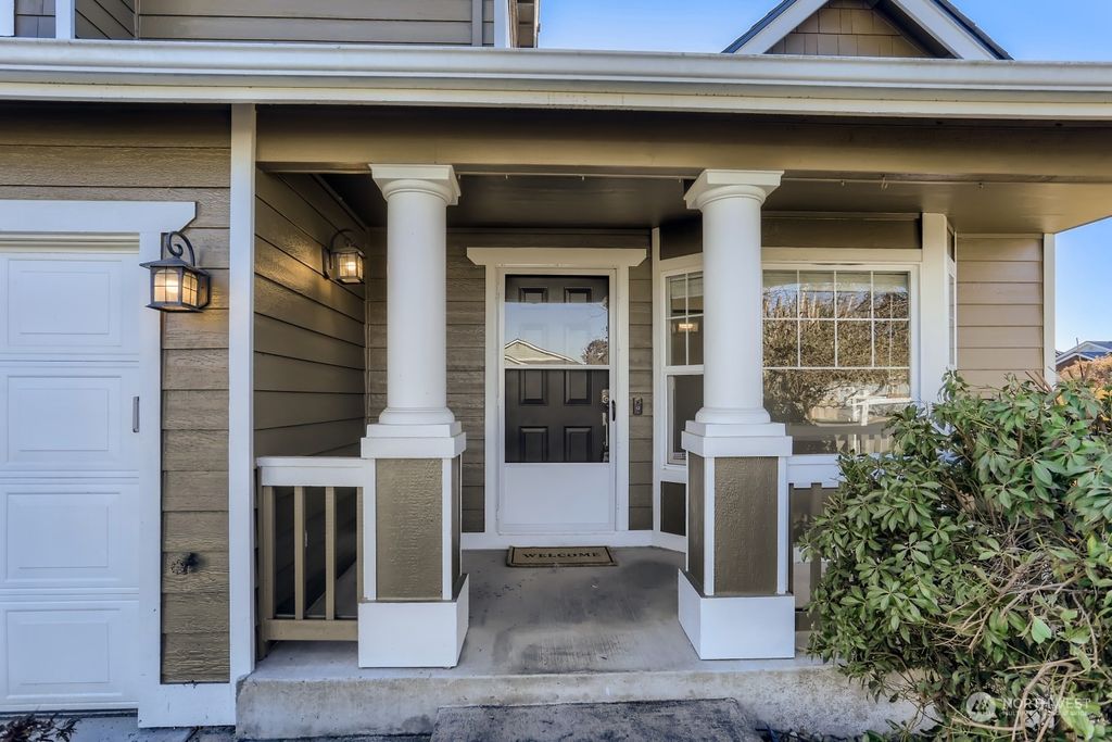 Photo of 5612 103rd Place NE, Marysville, WA 98270 (MLS # 2016648)