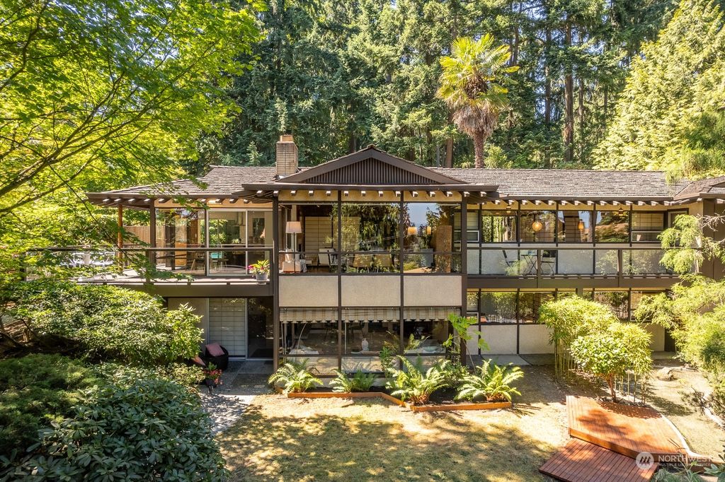 Photo of 18517 53rd Avenue NE, Lake Forest Park, WA 98155 (MLS # 2269302)