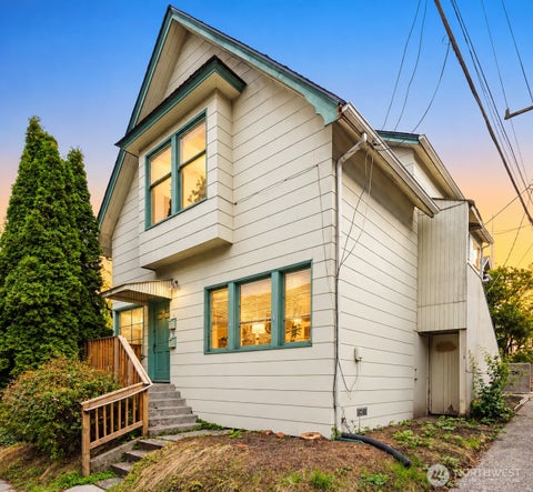 Photo of 1717 E Thomas Street, Seattle, WA 98112 (MLS # 2585628)