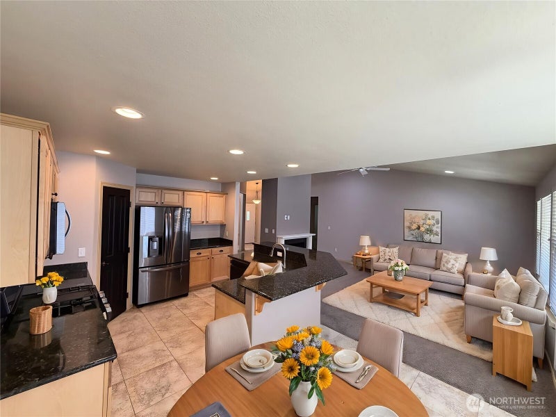 8428 Veterans Drive SW