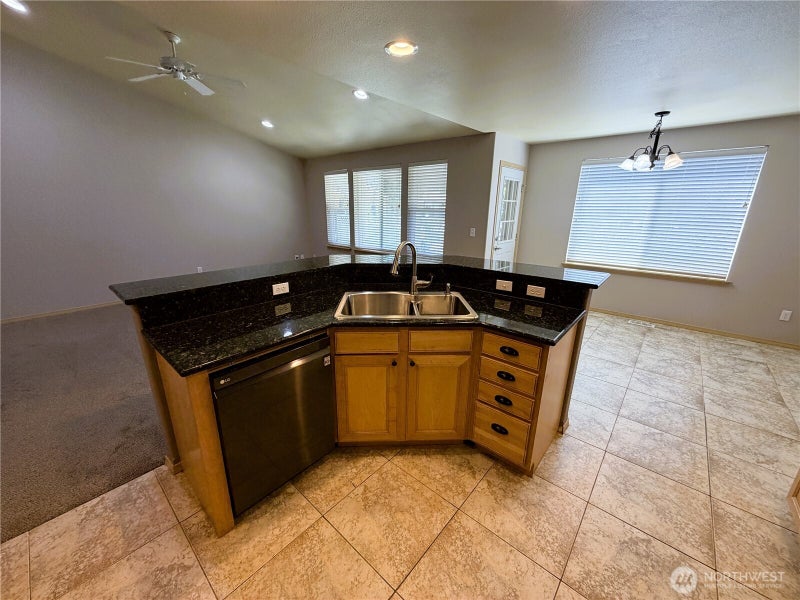 8428 Veterans Drive SW