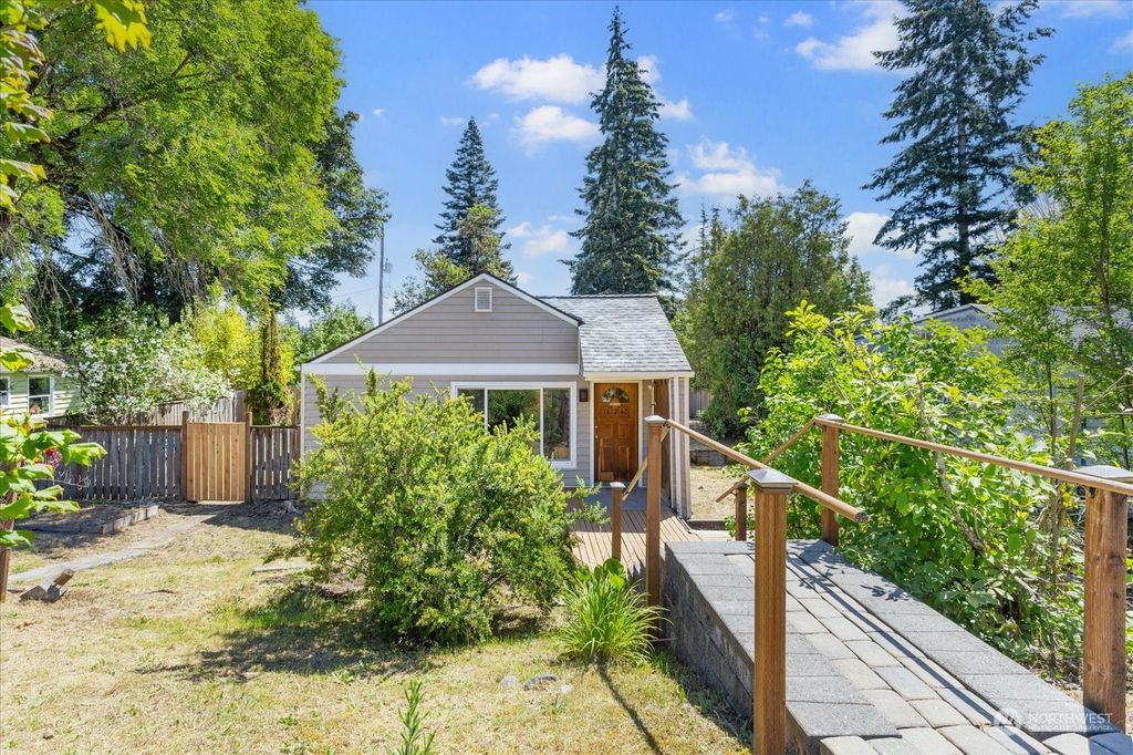 Photo of 16260 9th Avenue NE, Shoreline, WA 98155 (MLS # 2255309)