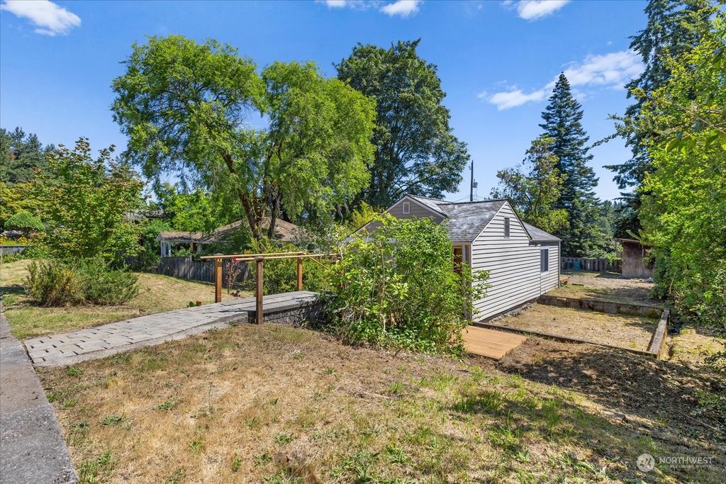 Photo of 16260 9th Avenue NE, Shoreline, WA 98155 (MLS # 2255309)