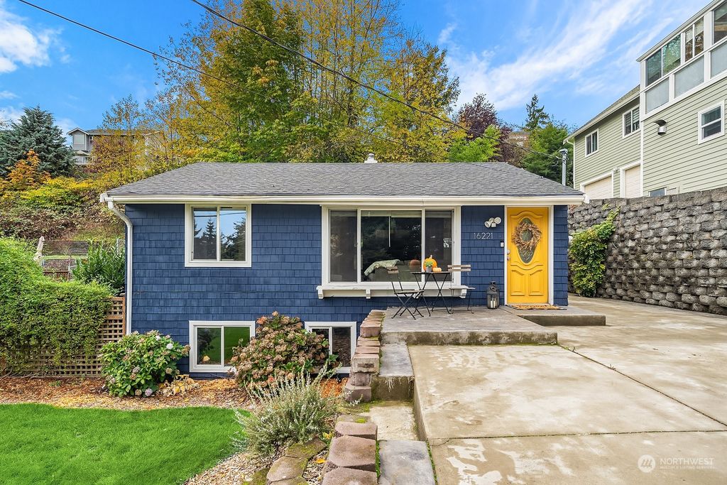 Photo of 16221 8th Avenue SW, Burien, WA 98166 (MLS # 2174421)