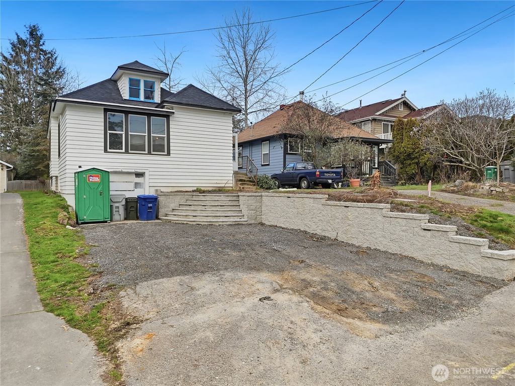 Photo of 285 Earlington Avenue SW, Renton, WA 98057 (MLS # 2474561)