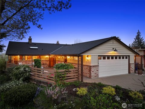 Photo of 16544 34th Avenue NE, Lake Forest Park, WA 98155 (MLS # 2512927)