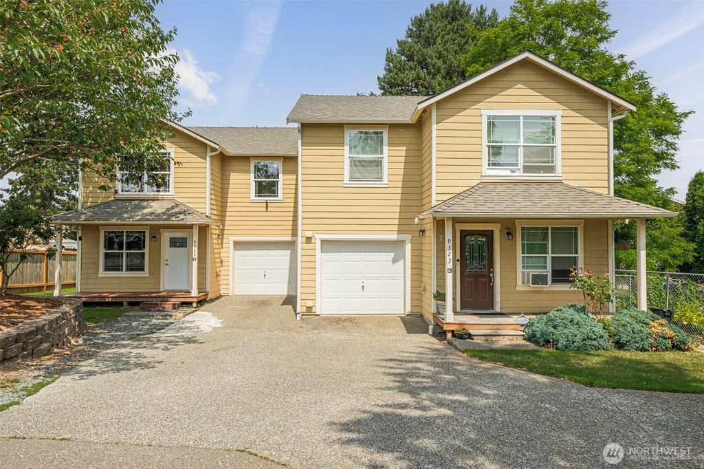 Photo of 9323 4th Avenue W, Everett, WA 98204 (MLS # 2397258)