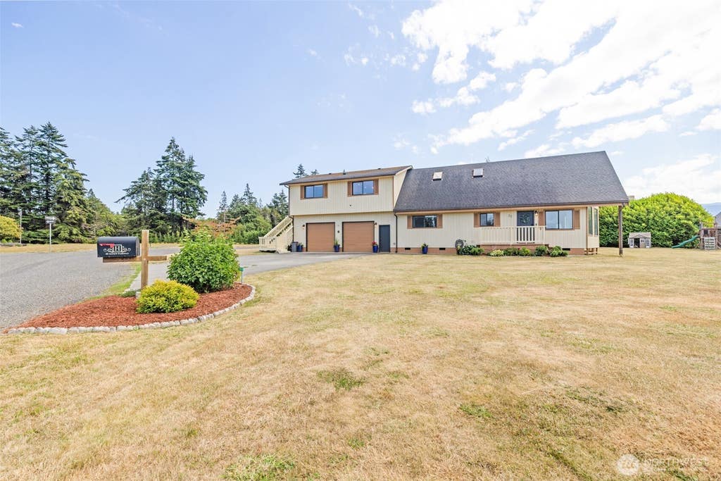 Photo of 22 Agnew Parkway, Port Angeles, WA 98362 (MLS # 2562557)