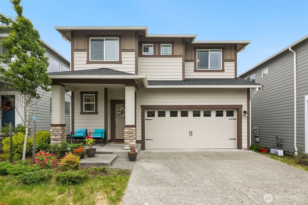 Photo of 924 121st Avenue SE, Lake Stevens, WA 98258 (MLS # 2528393)