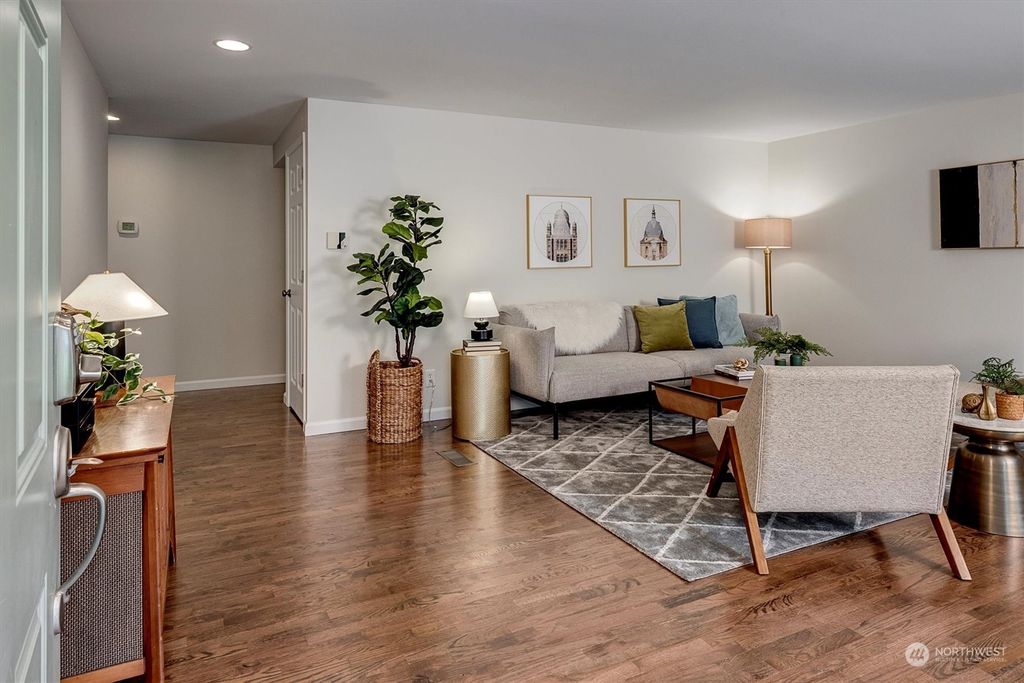 Photo of 6585 123rd Avenue SE, Bellevue, WA 98006 (MLS # 2239477)