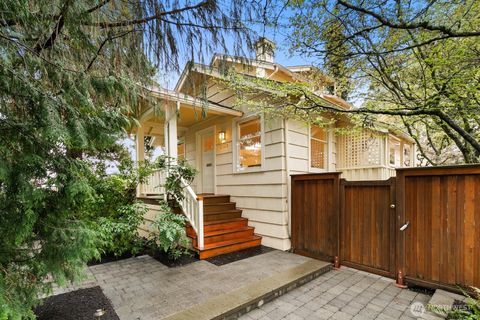 Photo of 2920 NE 60th Street, Seattle, WA 98115 (MLS # 2508470)