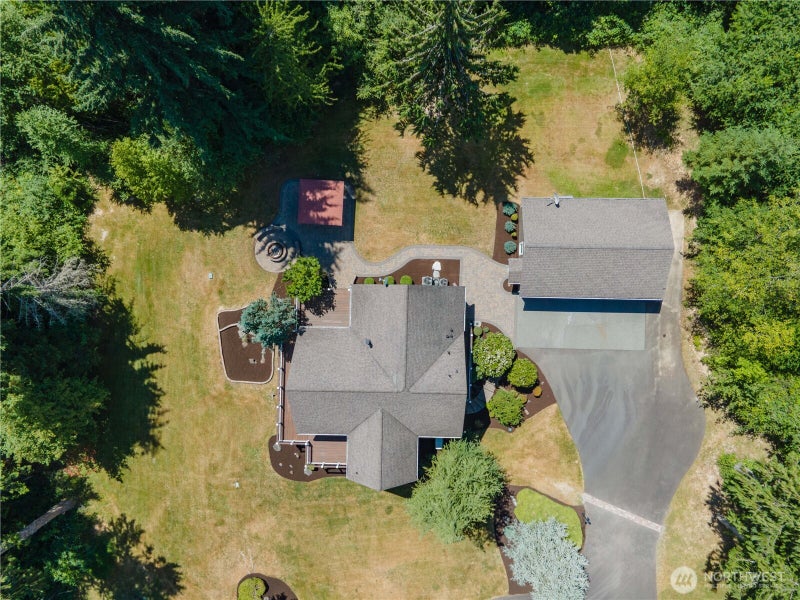 402 Troy Drive SE