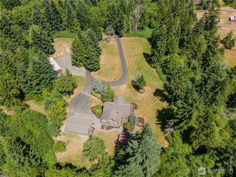 402 Troy Drive SE