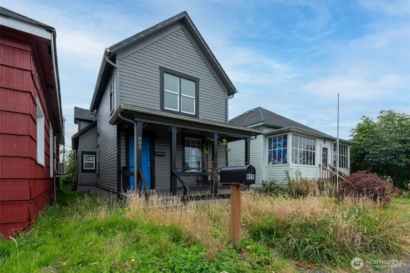 605 W 1st Street