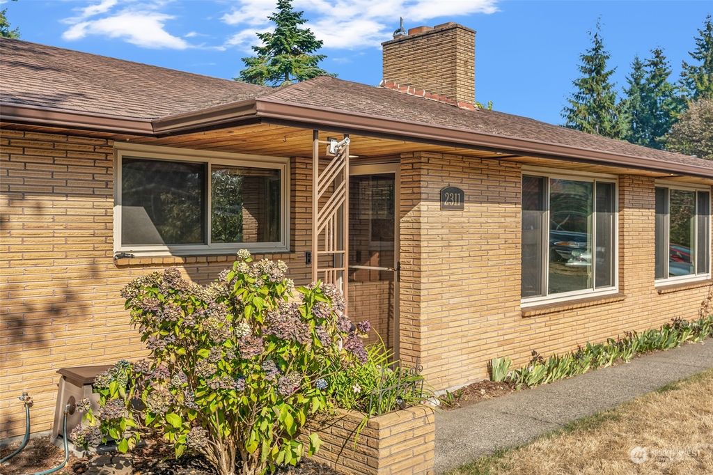 Photo of 2311 Del Campo Drive, Everett, WA 98208 (MLS # 2024626)