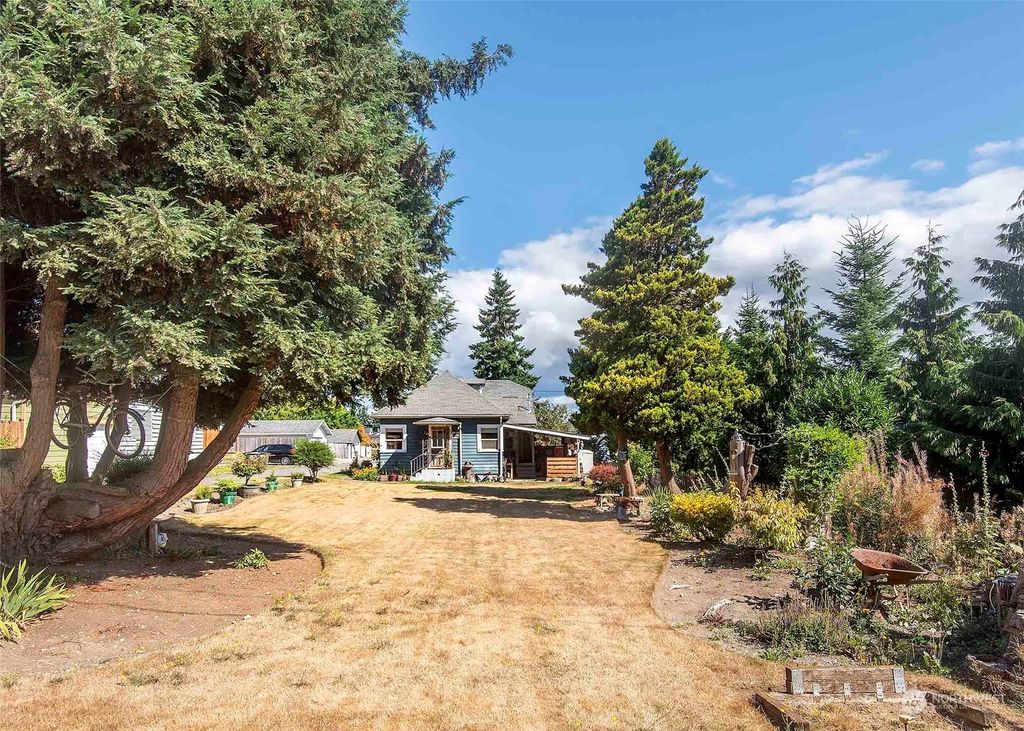 Photo of 1711 12th Street, Everett, WA 98201 (MLS # 2233903)