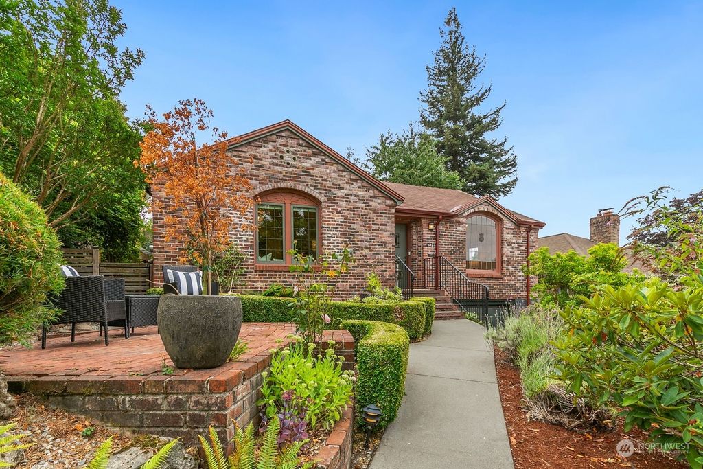 Photo of 4521 NE 41st Street, Seattle, WA 98105 (MLS # 2294917)