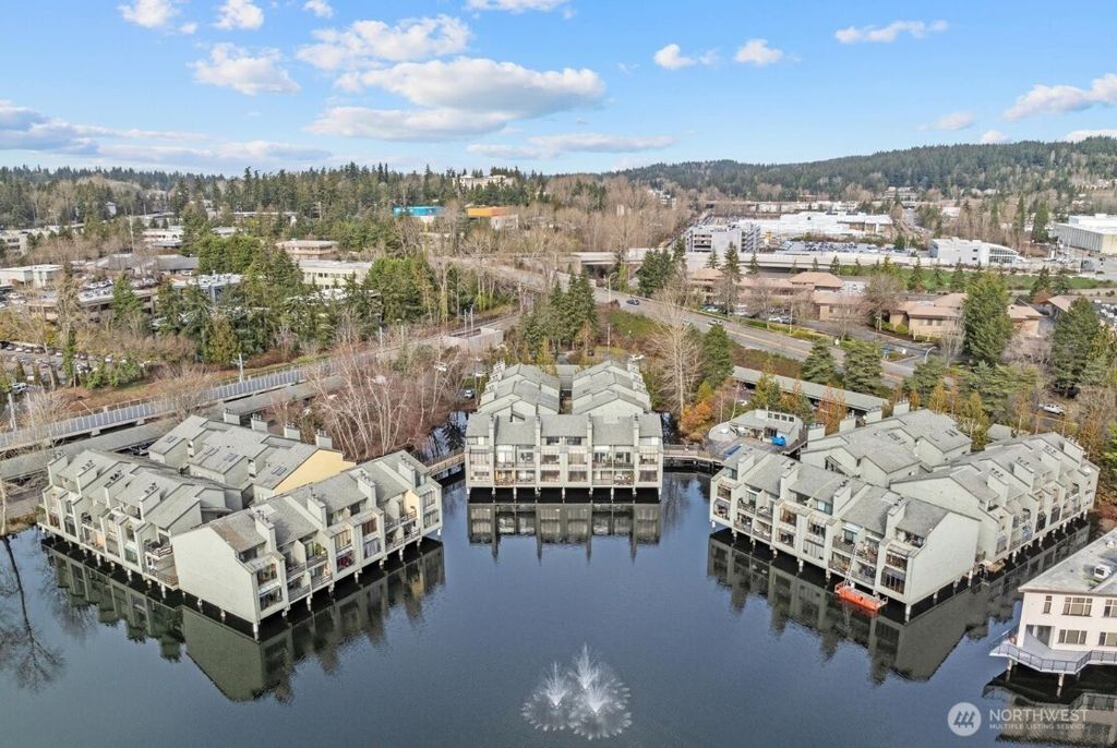 Photo of 7 Lake Bellevue Drive #109, Bellevue, WA 98005 (MLS # 2376368)