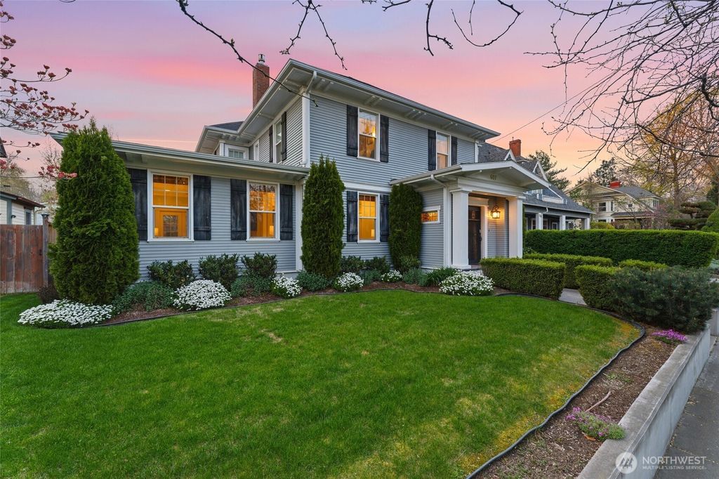 Photo of 607 Boyer Avenue, Walla Walla, WA 99362 (MLS # 2504038)