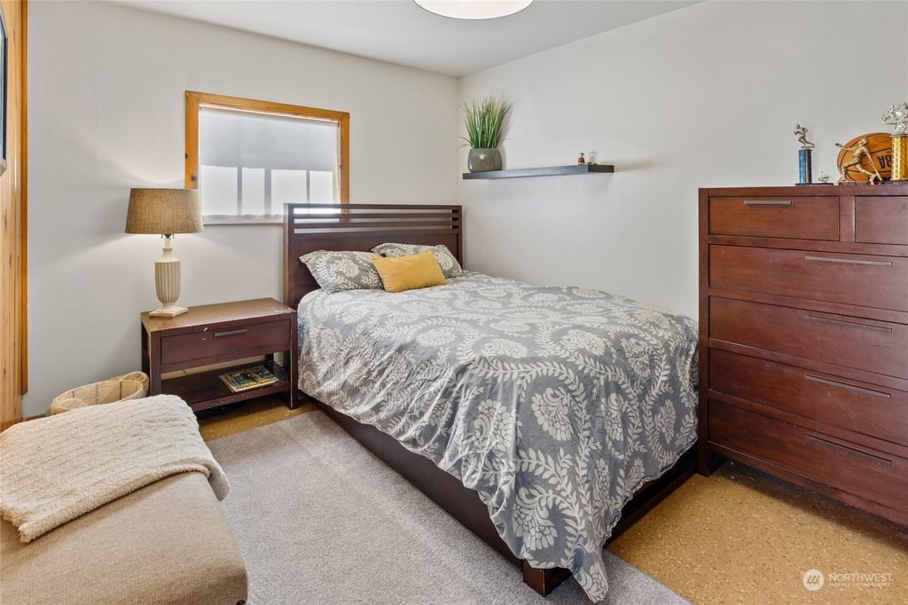 listing image 9363949568984624989