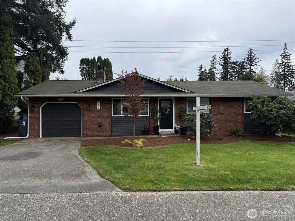 Photo of 616 212th Street SW, Bothell, WA 98021 (MLS # 2498663)