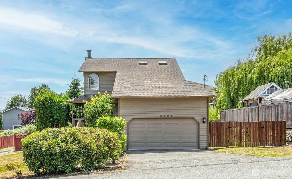Photo of 3304 202nd Street SW, Lynnwood, WA 98036 (MLS # 2389980)