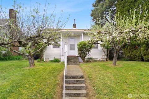 Photo of 2431 Franklin Street, Bellingham, WA 98225 (MLS # 2512074)