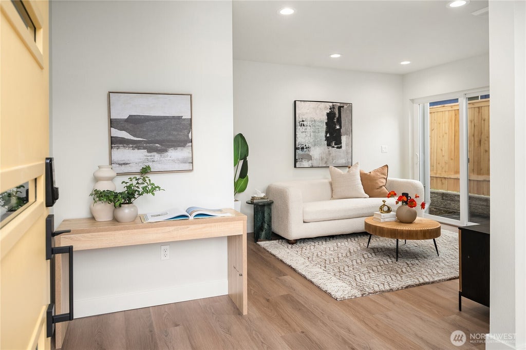Photo of 116 29th Avenue E, Seattle, WA 98112 (MLS # 2579721)