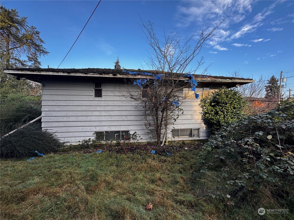 Photo of 2105 38th Avenue E, Seattle, WA 98112 (MLS # 2327787)