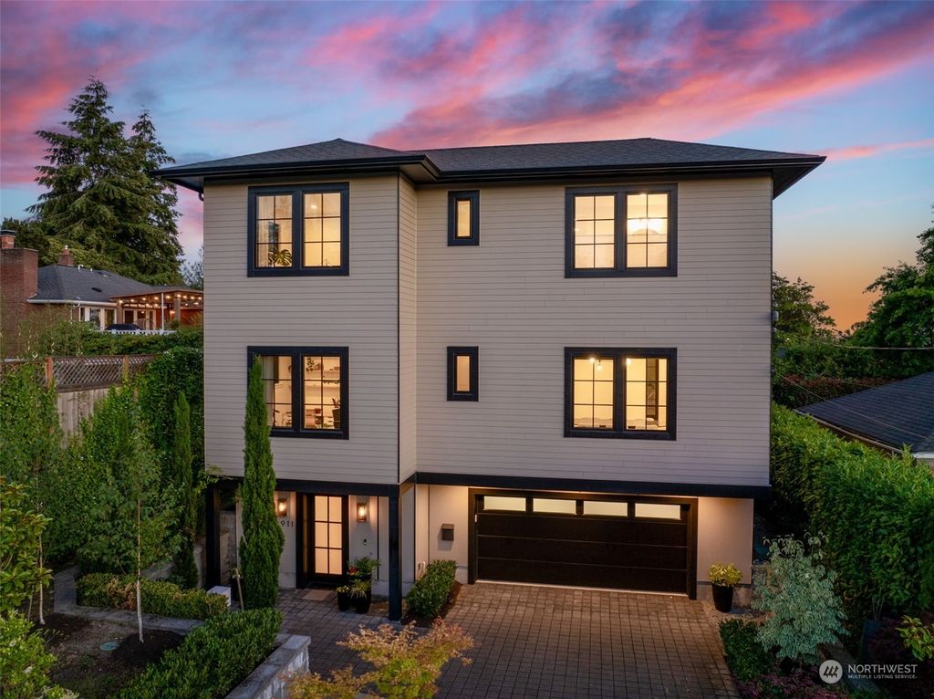 Photo of 2911 W Howe Street, Seattle, WA 98199 (MLS # 2323478)