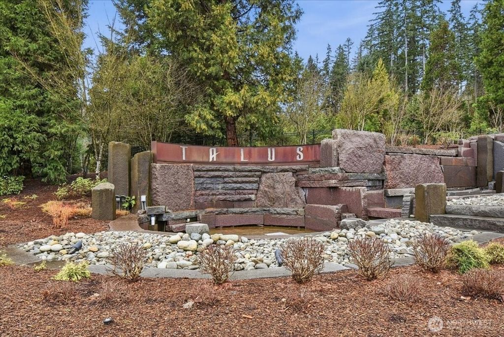 Photo of 63 Cougar Ridge Road NW #2102, Issaquah, WA 98027 (MLS # 2478383)